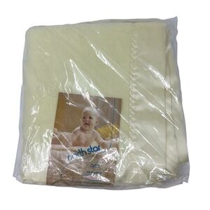 Chatham North Star Ann Baby Blanket New Old Stock Vintage Soft Yellow Nursery
